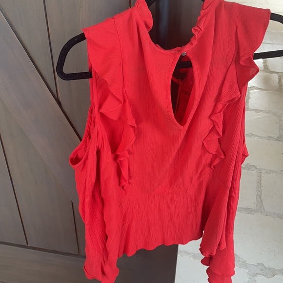 Guess top red colour - Picture 4 of 5